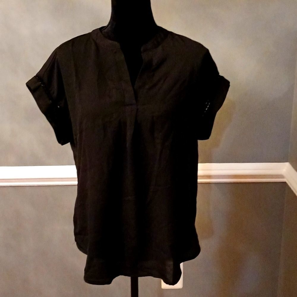 Black short sleeve too size xl